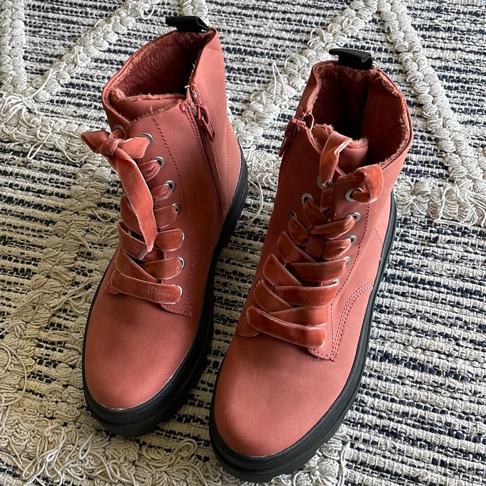 New Pink Boots Size 2 H&M
